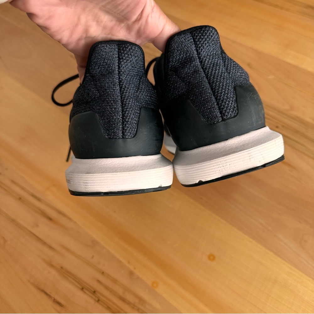 Adidas athletic shoes 10 - Picture 5 of 7